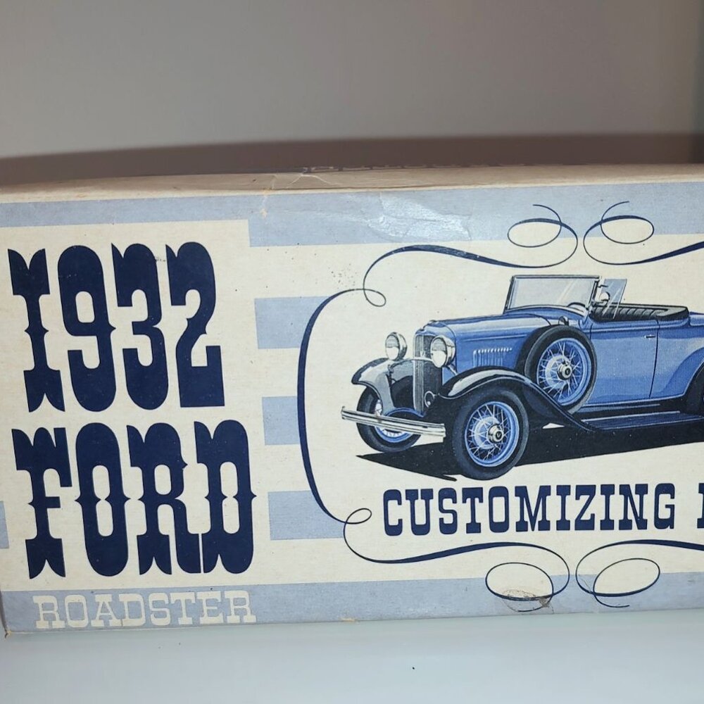 Vintage AMT 1/25 Scale Trophy Series 1932 Ford Roadster-In Box Unassembled/AS IS